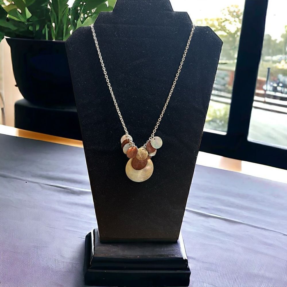 Fashion Jewelry Silver Tone Shell Necklace 21”